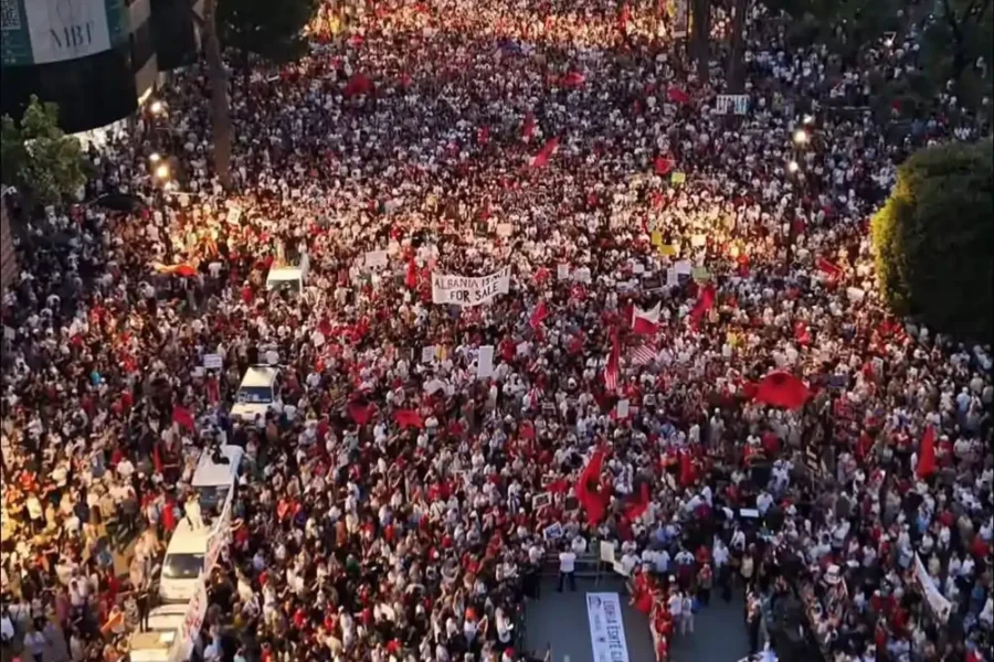Një këshillë “e shpejtë” për bijtë dhe bijat e mi “politikdashës”- Nga Sabaudin Jashari