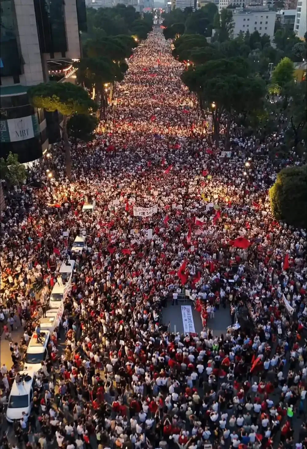 Një këshillë “e shpejtë” për bijtë dhe bijat e mi “politikdashës”